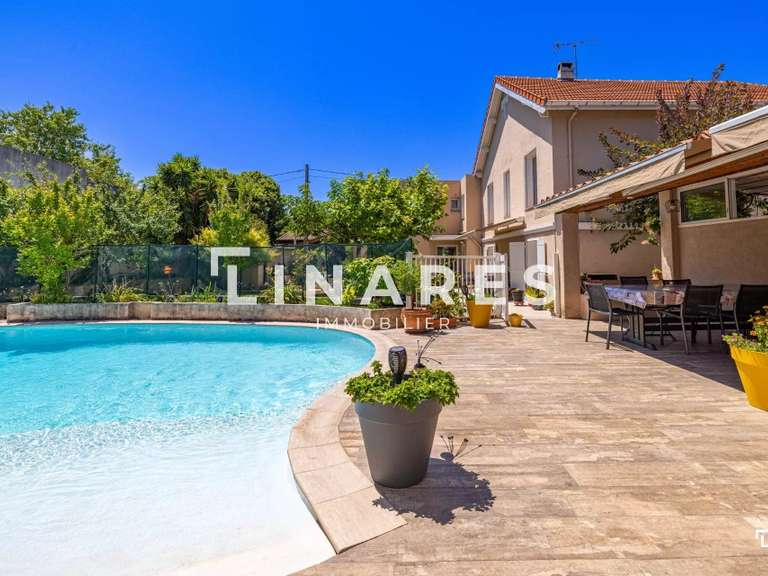 Villa Marseille 12e - 2 chambres - 330m²