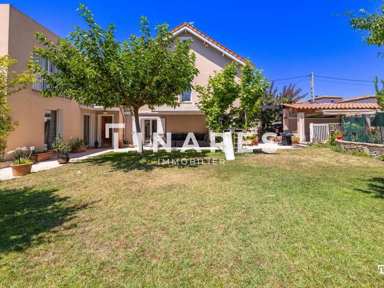 Villa Marseille 12e - 2 chambres - 330m²