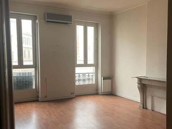 Sale Apartment Marseille - 9 bedrooms