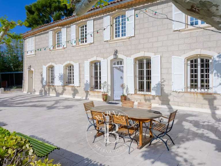 Maison Marseille 13e - 5 chambres - 371m²
