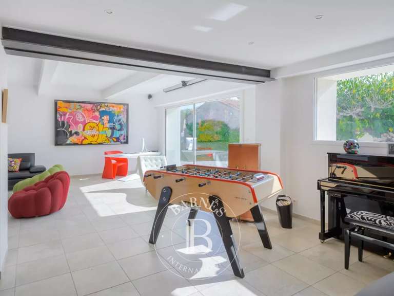 Maison Marseille 13e - 5 chambres - 371m²