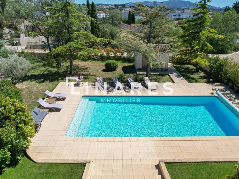Maison Marseille 13e - 4 chambres - 198m²