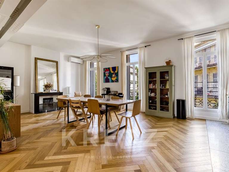 Appartement Marseille 4e - 5 chambres - 211m²