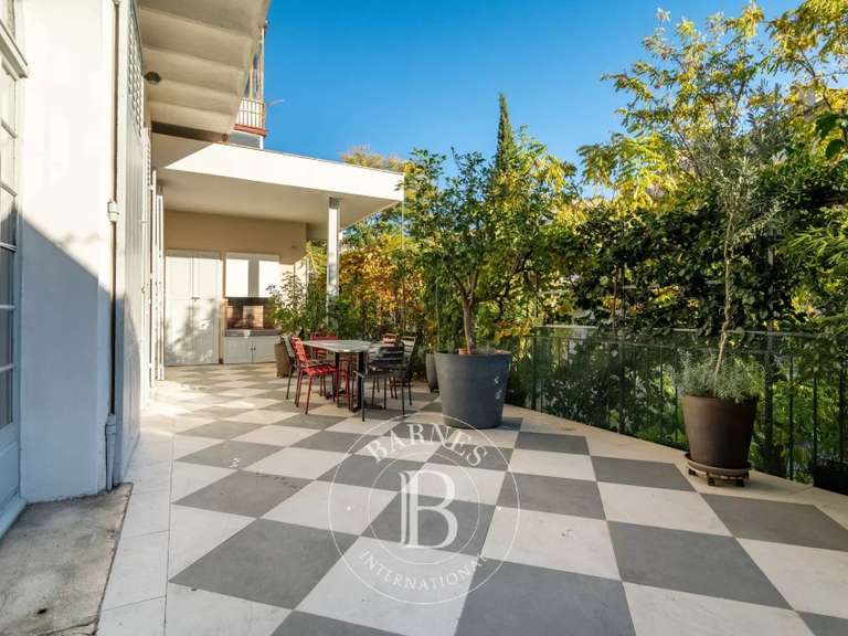 Appartement Marseille 5e - 2 chambres - 94m²