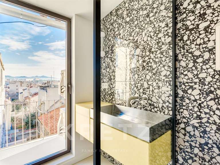 Appartement Marseille 6e - 2 chambres - 90m²