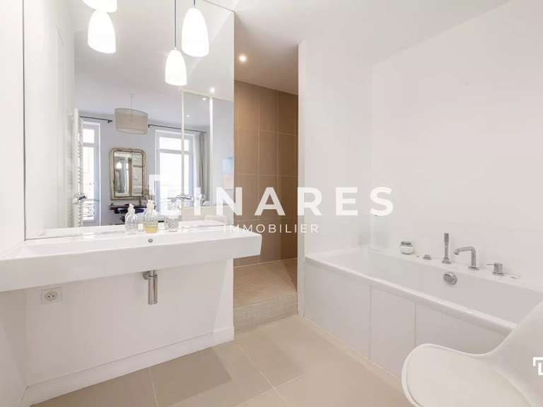 Appartement Marseille 6e - 2 chambres - 95m²