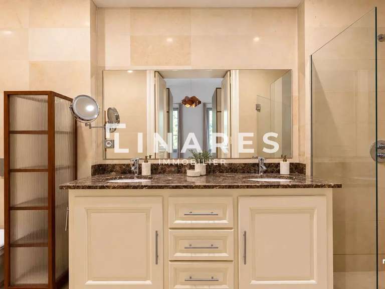 Appartement Marseille 6e - 2 chambres - 155m²