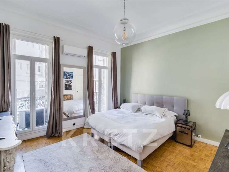 Appartement Marseille 6e - 2 chambres - 142m²