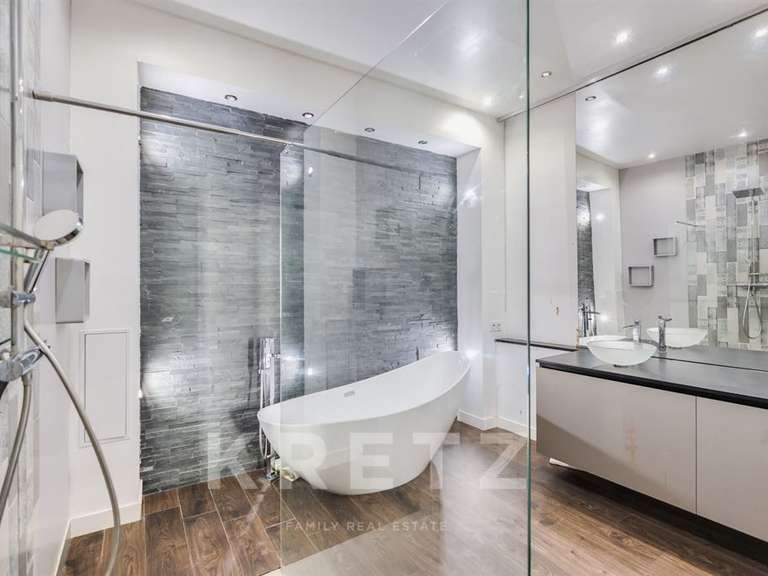 Appartement Marseille 6e - 2 chambres - 142m²