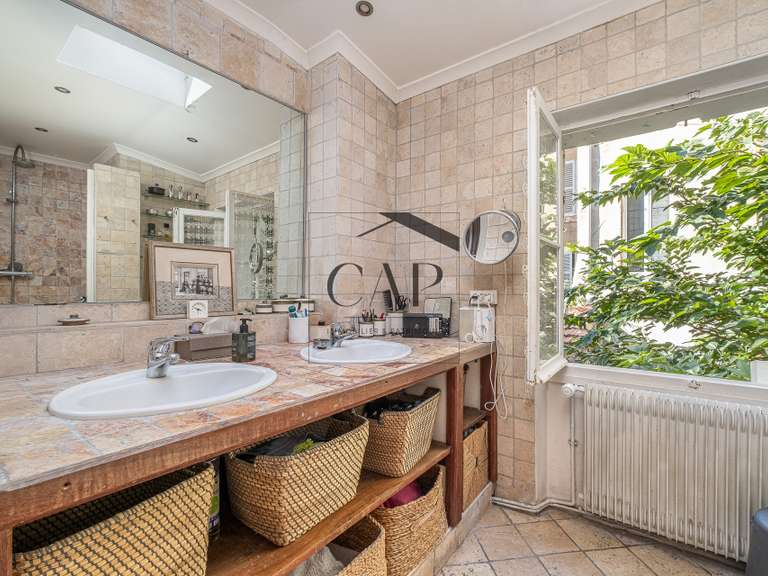 Maison Marseille 6e - 3 chambres - 176m²