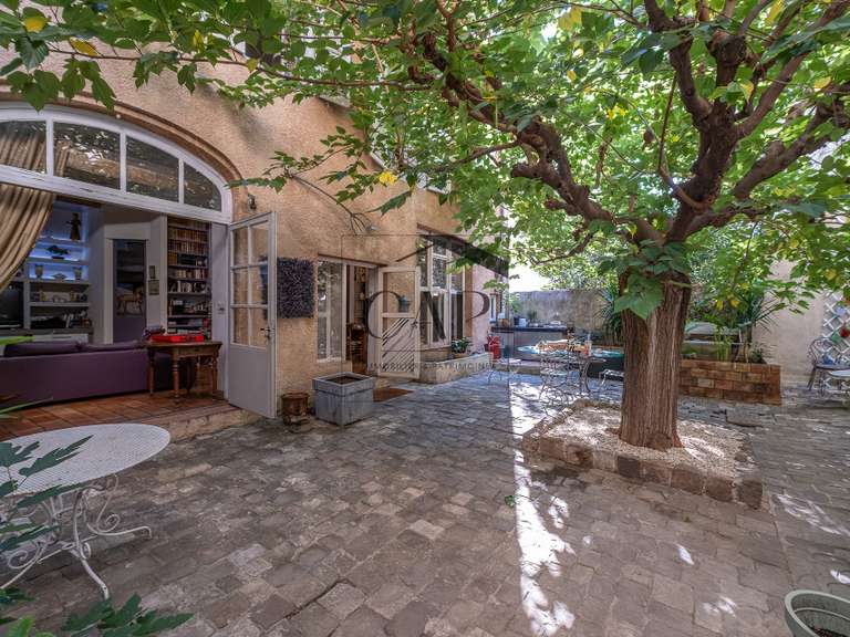 Maison Marseille 6e - 3 chambres - 176m²