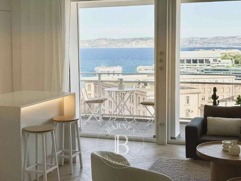 Appartement Marseille 7e - 2 chambres - 67m²