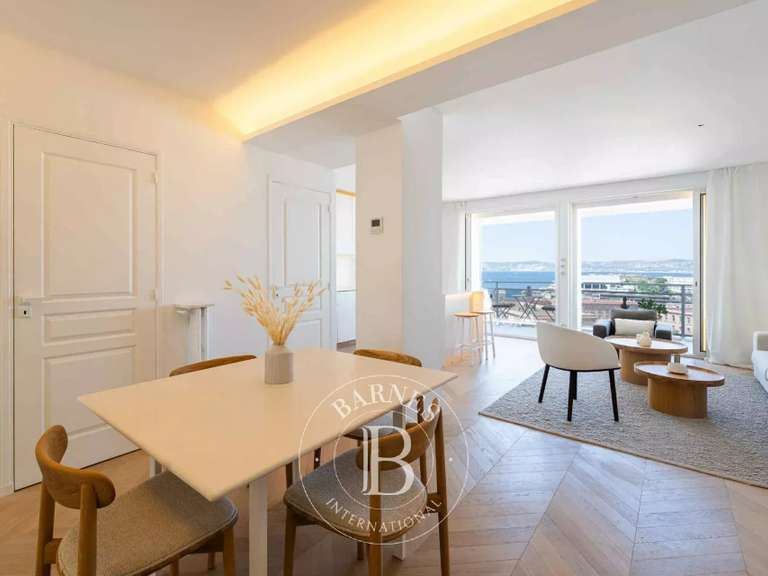 Appartement Marseille 7e - 2 chambres - 67m²