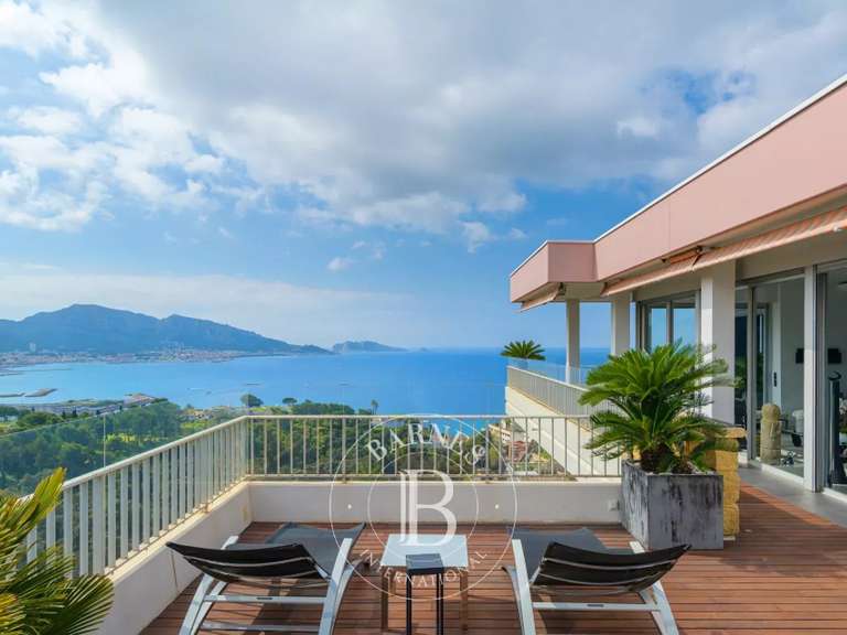 Appartement Marseille 7e - 2 chambres - 135m²