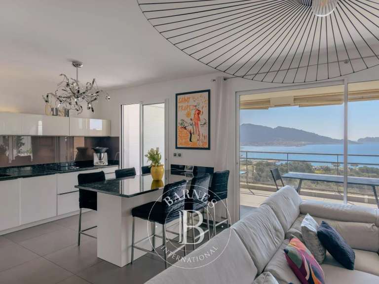 Apartment Marseille 7e - 2 bedrooms - 94m²