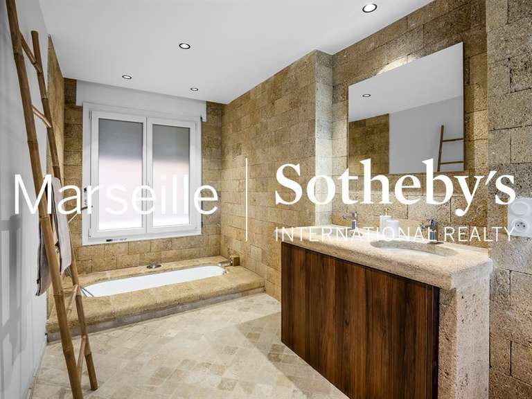 Appartement avec Vue sur mer Marseille 7e - 4 chambres - 140m²