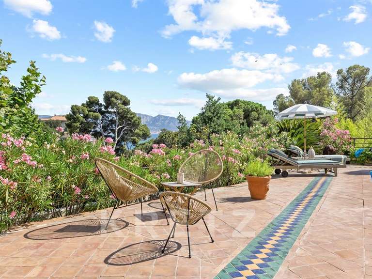 Maison Marseille 7e - 6 chambres - 391m²
