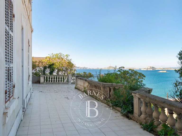 House Marseille 7e - 1 bedroom - 445m²