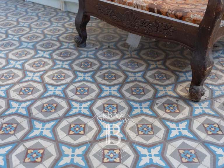 House Marseille 7e - 1 bedroom - 445m²