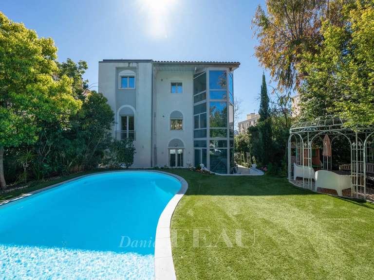 House Marseille 7e - 7 bedrooms - 270m²