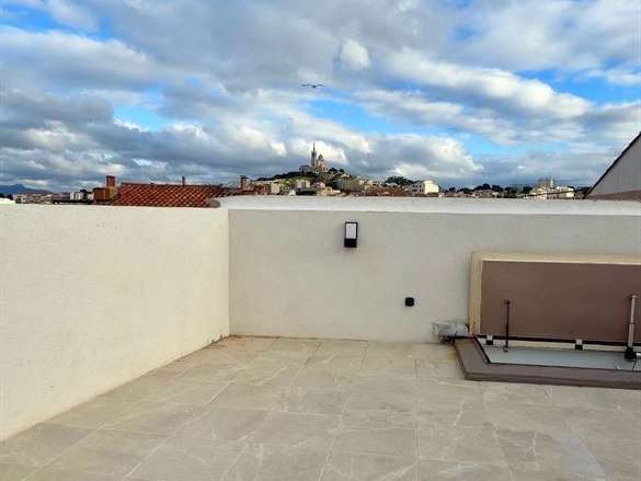 Maison Marseille 7e - 2 chambres - 84m²