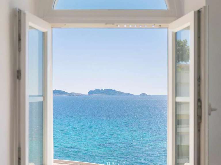 Maison Marseille 7e - 4 chambres - 181m²