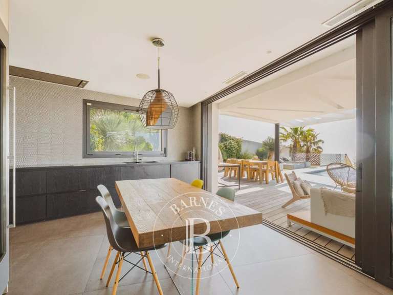 Maison Marseille 7e - 5 chambres - 343m²