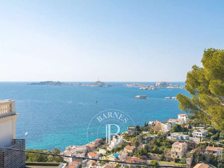Maison Marseille 7e - 5 chambres - 343m²