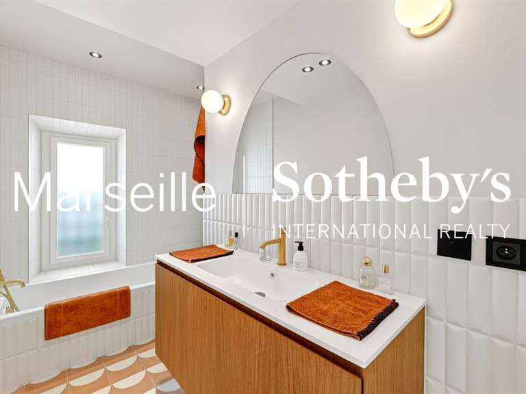 Maison Marseille 7e - 5 chambres - 190m²