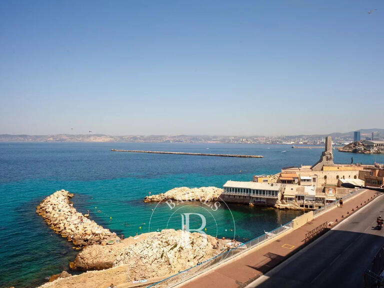 Location Propriété avec Vue mer Marseille 7e - 3 chambres