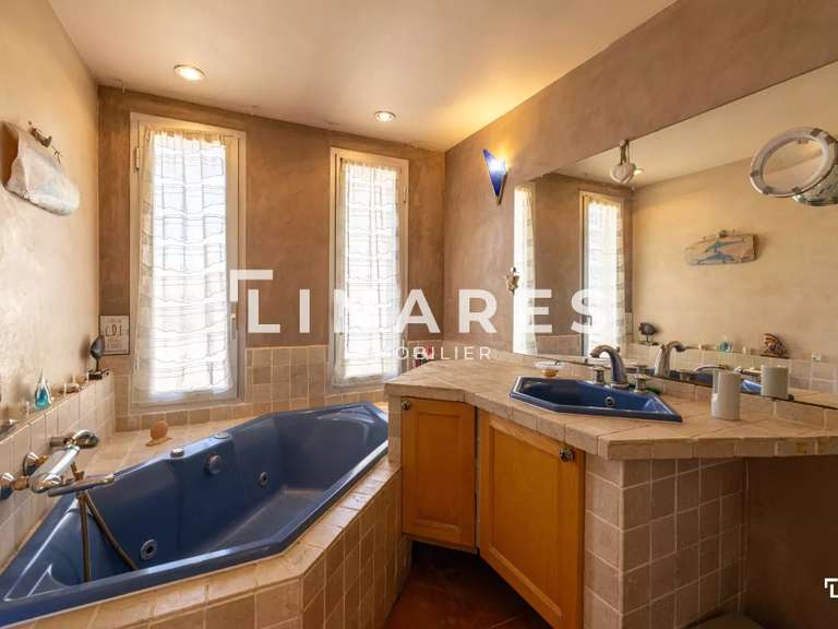 Villa with Sea view Marseille 7e - 4 bedrooms - 196m²