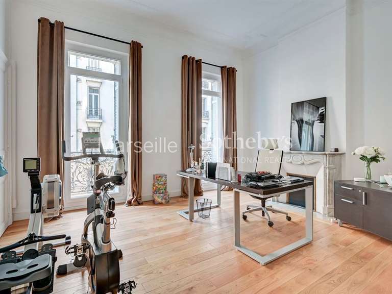 Appartement Marseille 8e - 3 chambres - 187m²