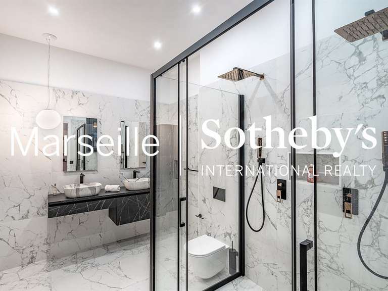 Appartement Marseille 8e - 3 chambres - 187m²