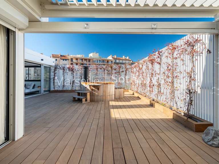 Appartement Marseille 8e - 3 chambres - 219m²