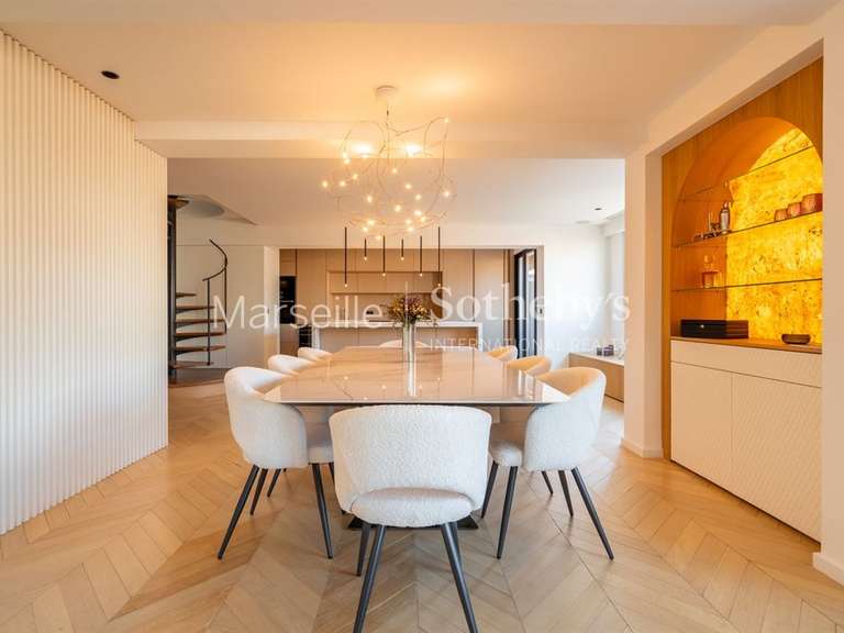 Appartement Marseille 8e - 3 chambres - 219m²