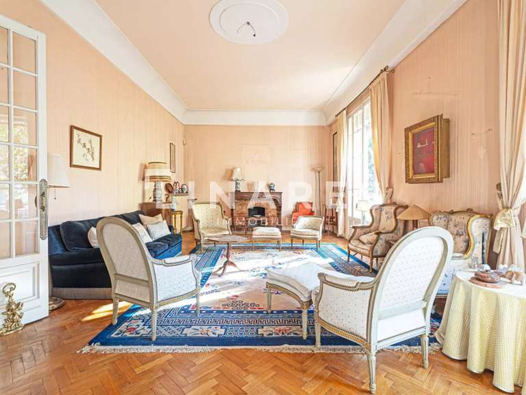 Apartment Marseille 8e - 4 bedrooms - 204m²