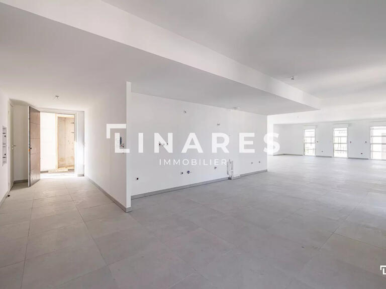 Apartment Marseille 8e - 3 bedrooms - 202m²