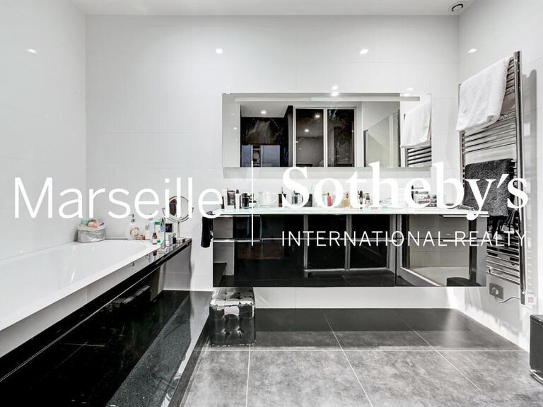 Appartement Marseille 8e - 3 chambres - 167m²