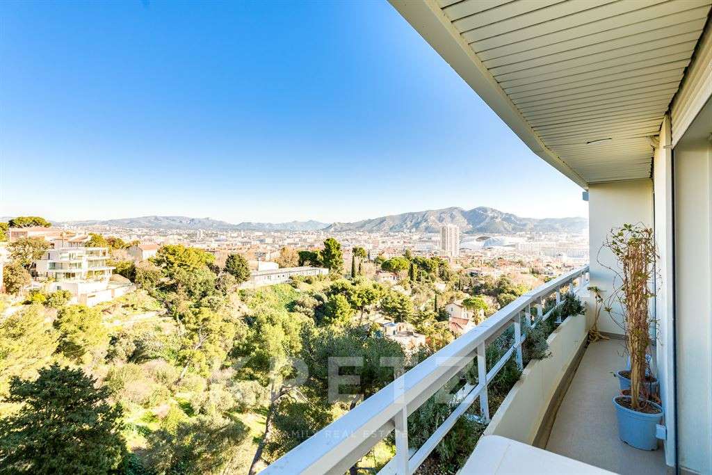 Apartment Marseille 8e