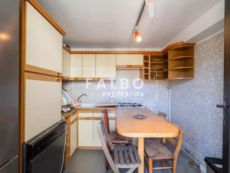 Apartment Marseille 8e - 4 bedrooms - 223m²