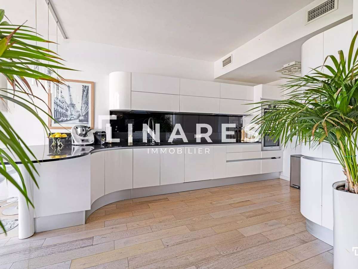 Apartment Marseille 8e