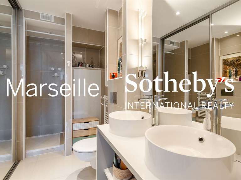 Apartment Marseille 8e - 6 bedrooms - 184m²