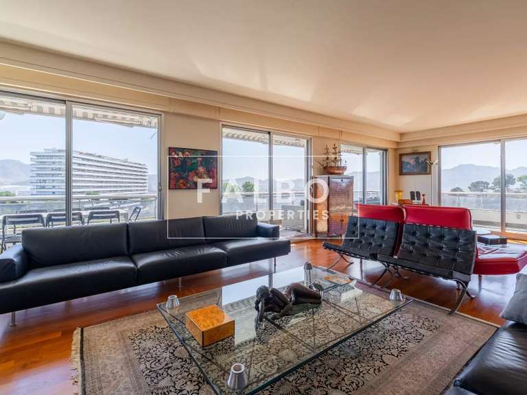 Appartement Marseille 8e - 4 chambres - 324m²