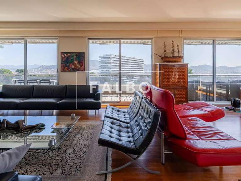 Appartement Marseille 8e - 4 chambres - 324m²