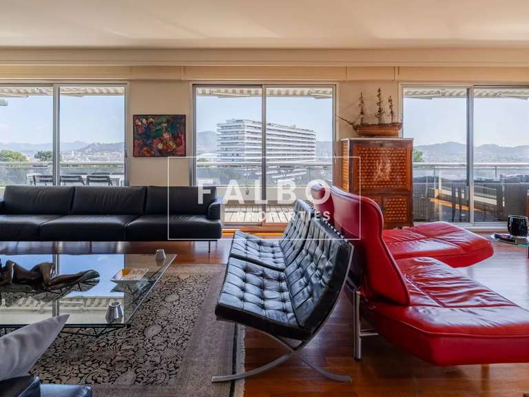 Appartement Marseille 8e - 4 chambres - 324m²