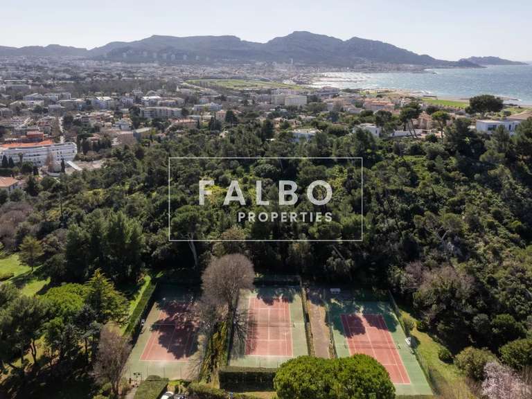 Appartement Marseille 8e - 4 chambres - 324m²