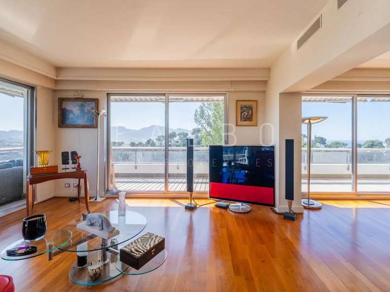 Appartement Marseille 8e - 4 chambres - 324m²