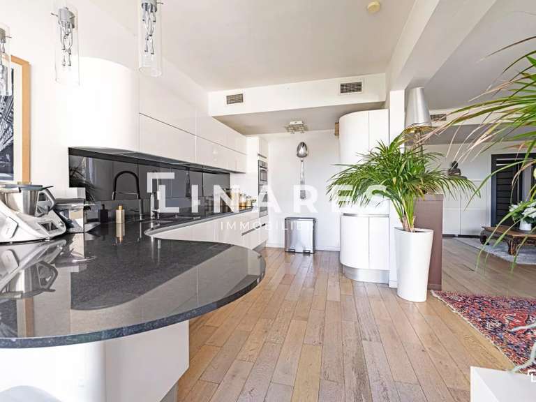 Apartment Marseille 8e - 3 bedrooms - 266m²