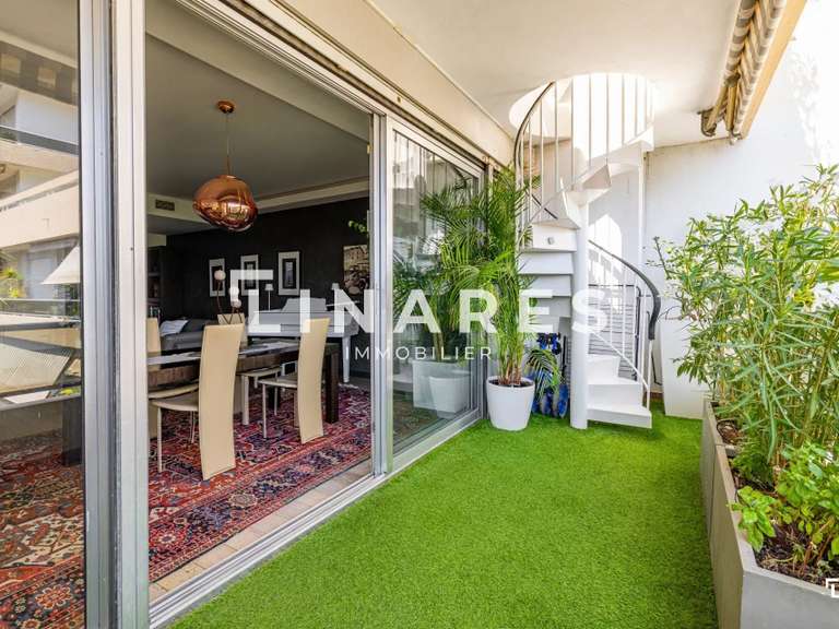 Apartment Marseille 8e - 3 bedrooms - 266m²
