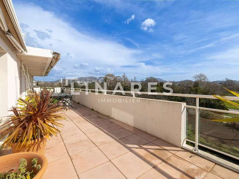 Apartment Marseille 8e - 3 bedrooms - 189m²